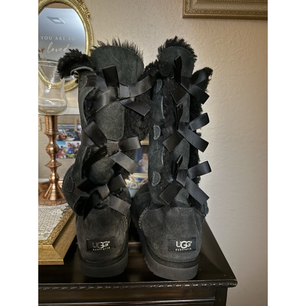 UGG BLACK BAILEY BOW TALL SUEDE/ SHEEPSKIN BOOTS, WOMEN US Size 8
